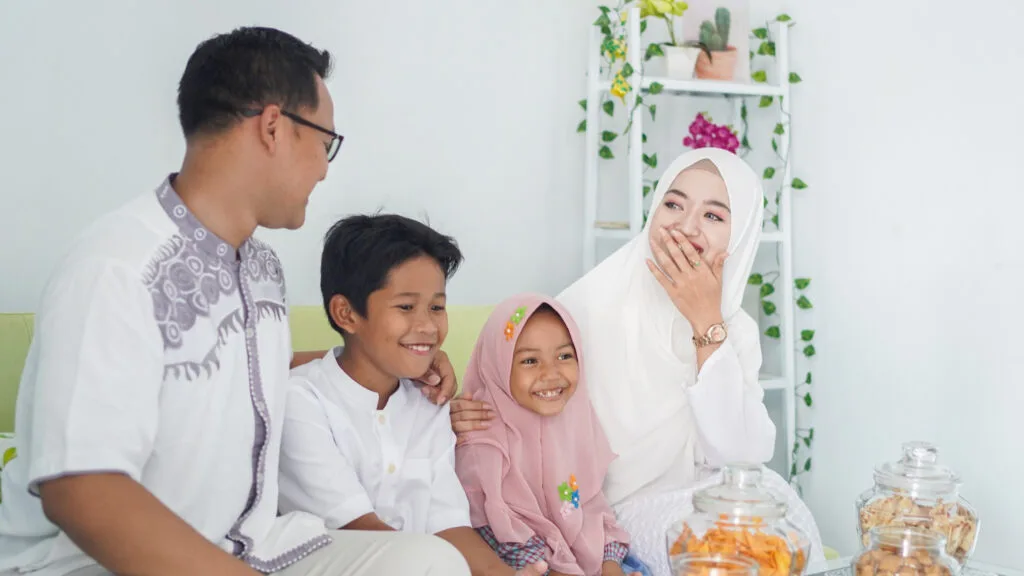 Home 3 A happy muslim family after family planning.